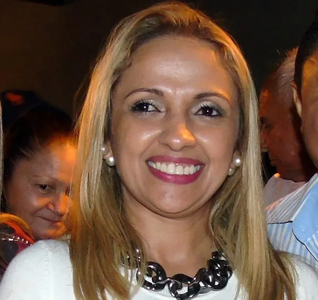 Ex-prefeita de Joca Claudino Lucrécia é presa para cumprir pena de 14 anos