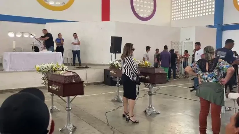 Itaporanga se despede de vítimas de acidente na BR-230 em meio a lágrimas e homenagens